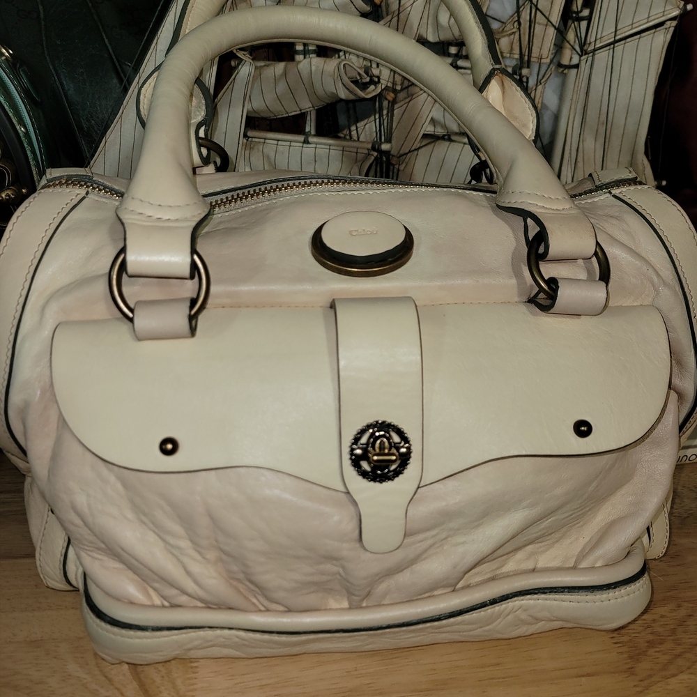 Chloé Cream Leather Satchel – Timeless & Elegantly Worn